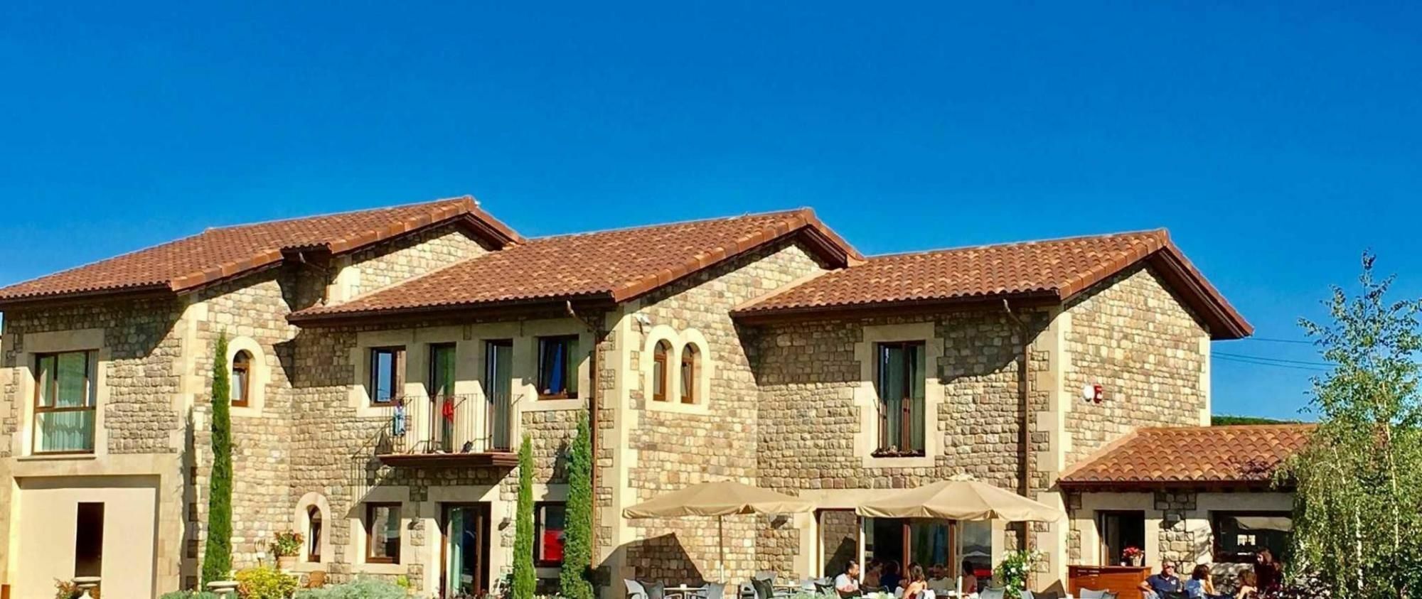 La Fuentona De Santillana Santillana del Mar Luaran gambar